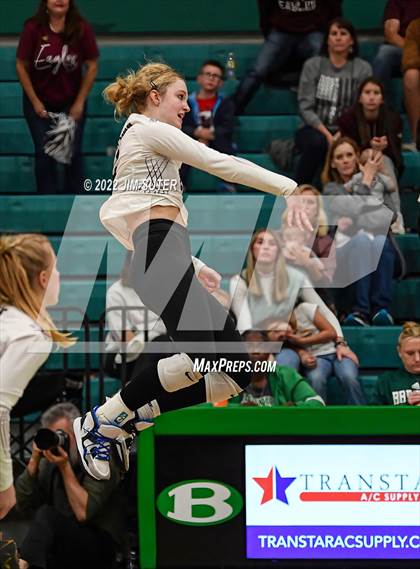Thumbnail 2 in Thrall vs Johnson City (UIL 2A Region 4 Semifinal Playoff) photogallery.