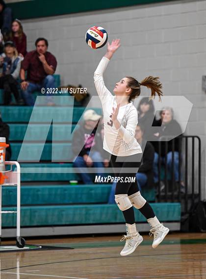 Thumbnail 3 in Thrall vs Johnson City (UIL 2A Region 4 Semifinal Playoff) photogallery.