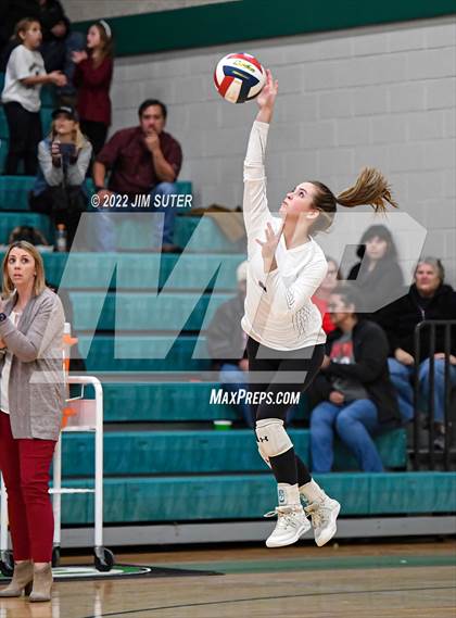 Thumbnail 1 in Thrall vs Johnson City (UIL 2A Region 4 Semifinal Playoff) photogallery.