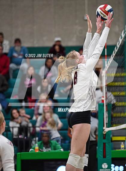 Thumbnail 1 in Thrall vs Johnson City (UIL 2A Region 4 Semifinal Playoff) photogallery.