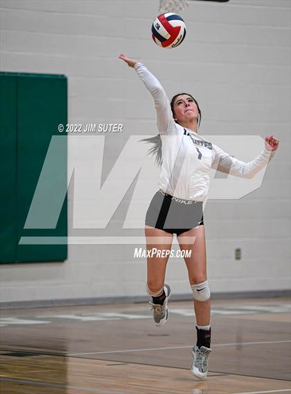 Thumbnail 3 in Thrall vs Johnson City (UIL 2A Region 4 Semifinal Playoff) photogallery.