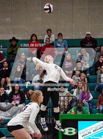 Thumbnail 1 in Thrall vs Johnson City (UIL 2A Region 4 Semifinal Playoff) photogallery.