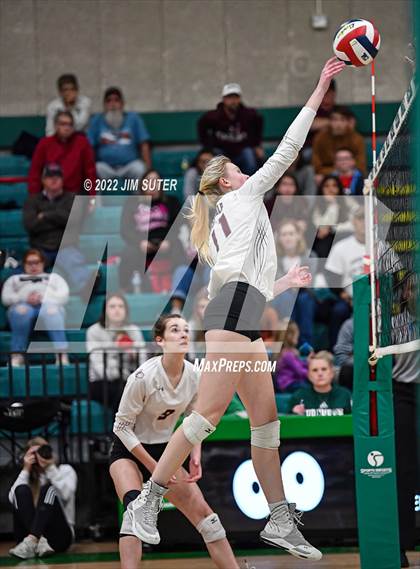 Thumbnail 3 in Thrall vs Johnson City (UIL 2A Region 4 Semifinal Playoff) photogallery.