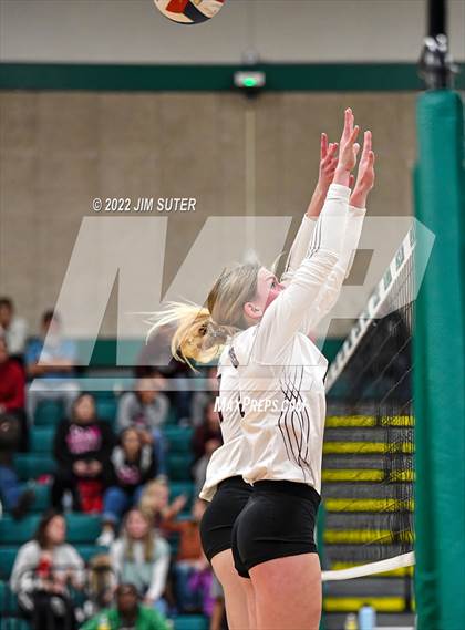 Thumbnail 1 in Thrall vs Johnson City (UIL 2A Region 4 Semifinal Playoff) photogallery.