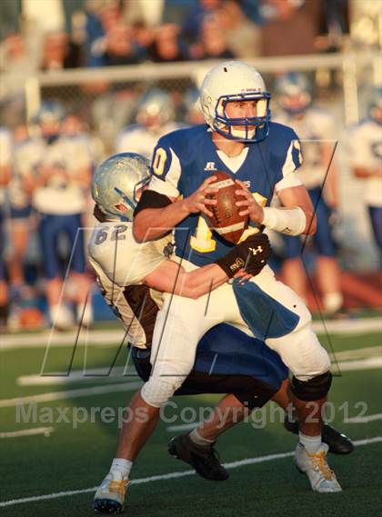 Thumbnail 3 in Holton @ Collegiate (KSHSAA 4A Regional) photogallery.