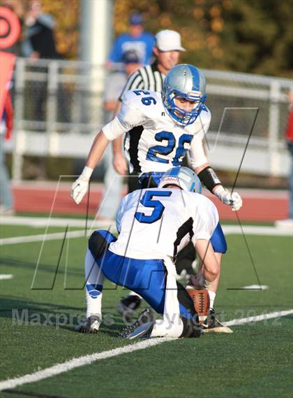 Thumbnail 2 in Holton @ Collegiate (KSHSAA 4A Regional) photogallery.