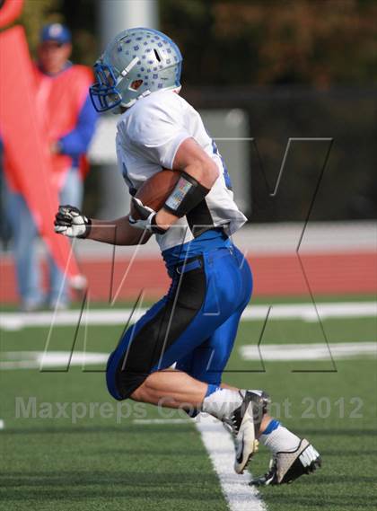 Thumbnail 1 in Holton @ Collegiate (KSHSAA 4A Regional) photogallery.