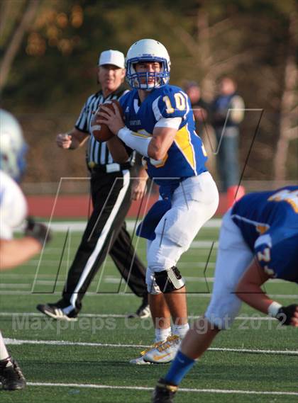 Thumbnail 1 in Holton @ Collegiate (KSHSAA 4A Regional) photogallery.