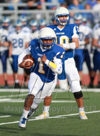 Thumbnail 3 in Holton @ Collegiate (KSHSAA 4A Regional) photogallery.