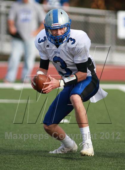 Thumbnail 3 in Holton @ Collegiate (KSHSAA 4A Regional) photogallery.