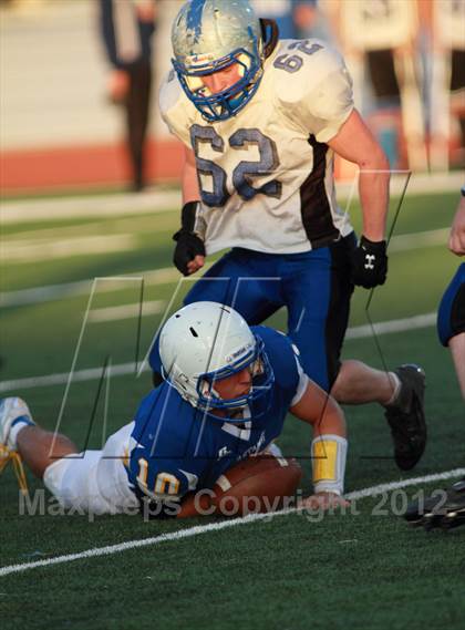 Thumbnail 2 in Holton @ Collegiate (KSHSAA 4A Regional) photogallery.
