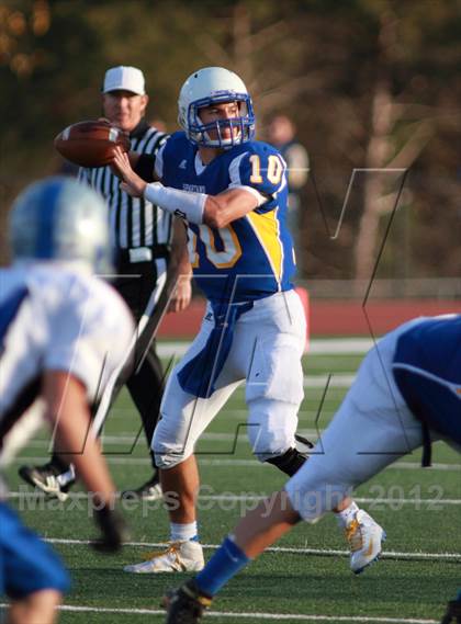 Thumbnail 2 in Holton @ Collegiate (KSHSAA 4A Regional) photogallery.