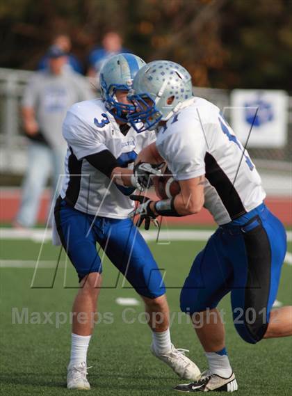 Thumbnail 2 in Holton @ Collegiate (KSHSAA 4A Regional) photogallery.