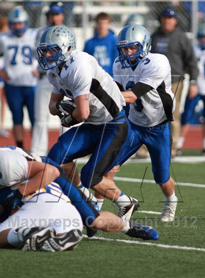 Thumbnail 3 in Holton @ Collegiate (KSHSAA 4A Regional) photogallery.