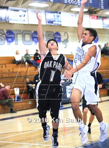 Thumbnail 2 in Oak Park @ Camarillo photogallery.