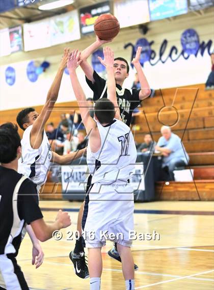Thumbnail 2 in Oak Park @ Camarillo photogallery.