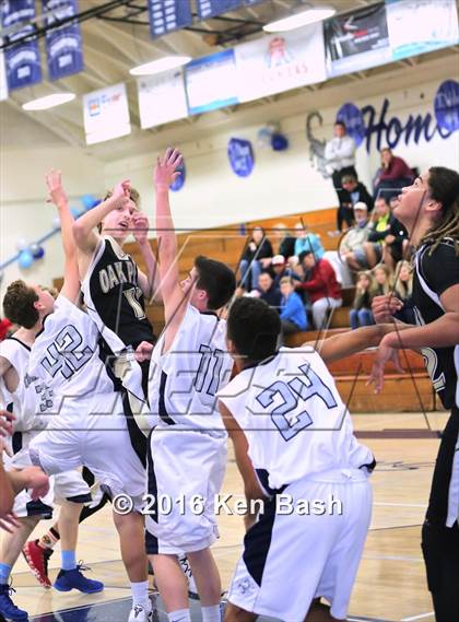 Thumbnail 3 in Oak Park @ Camarillo photogallery.