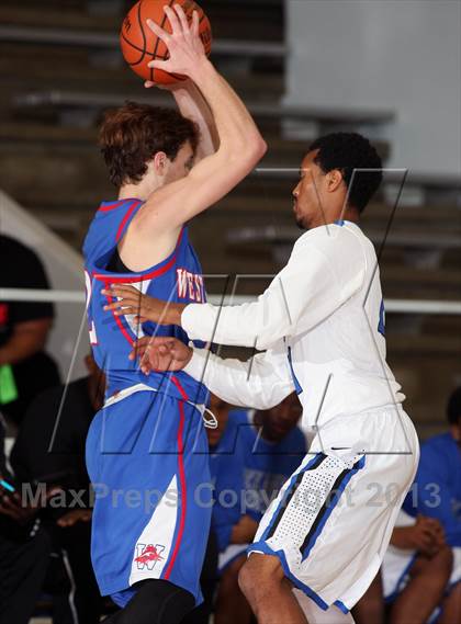 Thumbnail 1 in Westlake vs. DeKaney (McDonald's Texas Invitational) photogallery.