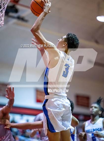 Thumbnail 3 in St. Pauls vs Red Springs (SAC Conference Championship) photogallery.