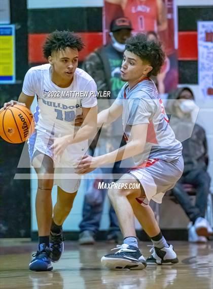 Thumbnail 3 in St. Pauls vs Red Springs (SAC Conference Championship) photogallery.