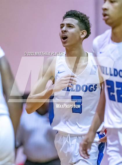 Thumbnail 1 in St. Pauls vs Red Springs (SAC Conference Championship) photogallery.