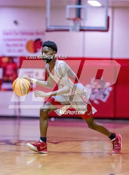 Thumbnail 2 in St. Pauls vs Red Springs (SAC Conference Championship) photogallery.