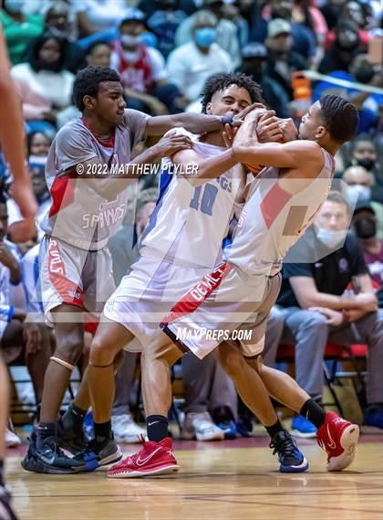 Thumbnail 1 in St. Pauls vs Red Springs (SAC Conference Championship) photogallery.