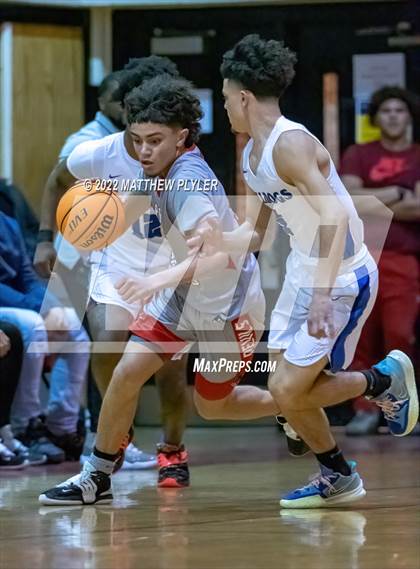 Thumbnail 1 in St. Pauls vs Red Springs (SAC Conference Championship) photogallery.