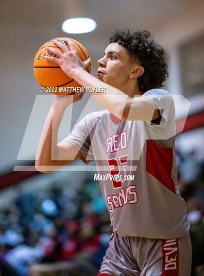 Thumbnail 1 in St. Pauls vs Red Springs (SAC Conference Championship) photogallery.