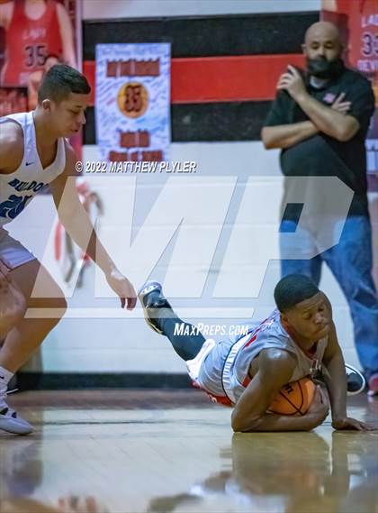 Thumbnail 3 in St. Pauls vs Red Springs (SAC Conference Championship) photogallery.