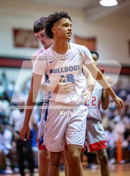 Thumbnail 3 in St. Pauls vs Red Springs (SAC Conference Championship) photogallery.