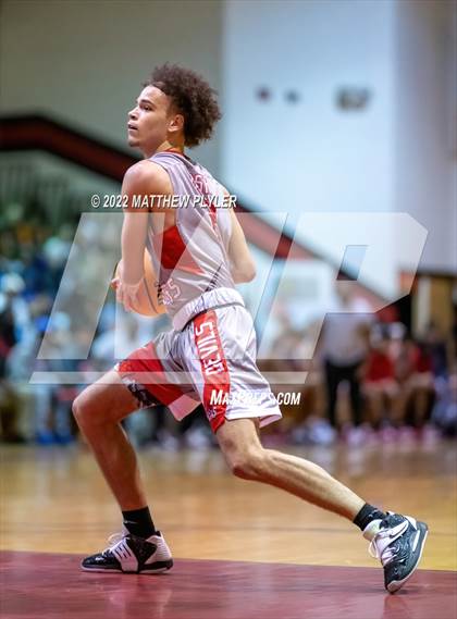 Thumbnail 3 in St. Pauls vs Red Springs (SAC Conference Championship) photogallery.