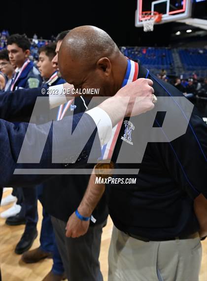 Thumbnail 3 in Lipan vs Mumford (UIL 2A State Semifinal) photogallery.