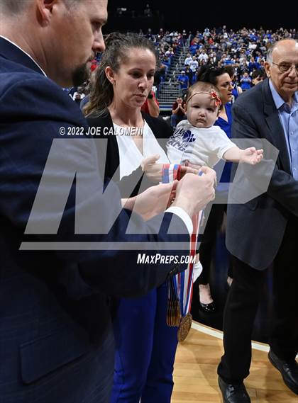 Thumbnail 3 in Lipan vs Mumford (UIL 2A State Semifinal) photogallery.