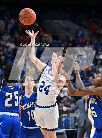 Thumbnail 1 in Lipan vs Mumford (UIL 2A State Semifinal) photogallery.