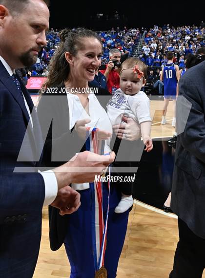 Thumbnail 2 in Lipan vs Mumford (UIL 2A State Semifinal) photogallery.