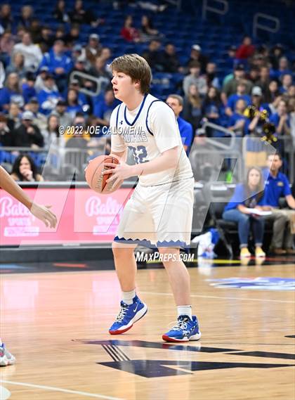 Thumbnail 3 in Lipan vs Mumford (UIL 2A State Semifinal) photogallery.