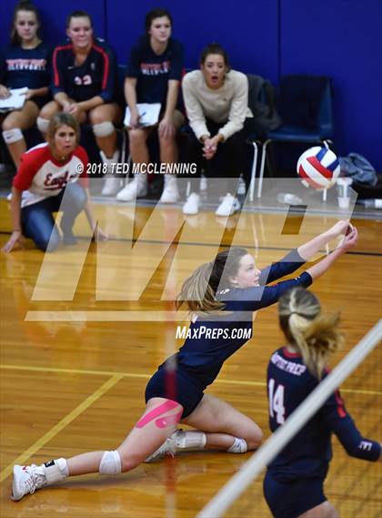 Thumbnail 3 in Hoxie vs. Baptist Prep (AAA 3A 1st Round Playoff) photogallery.