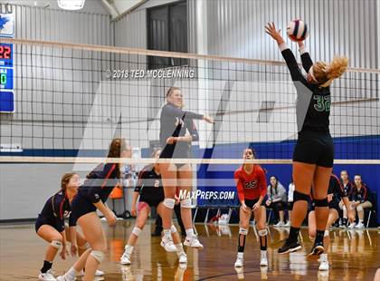 Thumbnail 3 in Hoxie vs. Baptist Prep (AAA 3A 1st Round Playoff) photogallery.