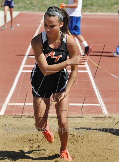 Thumbnail 1 in 55th Bloomfield Invitational photogallery.