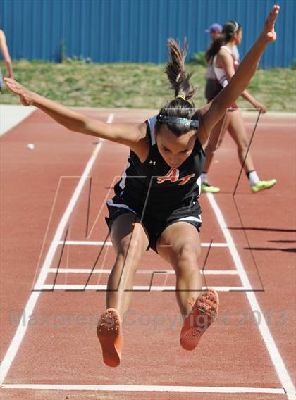 Thumbnail 1 in 55th Bloomfield Invitational photogallery.