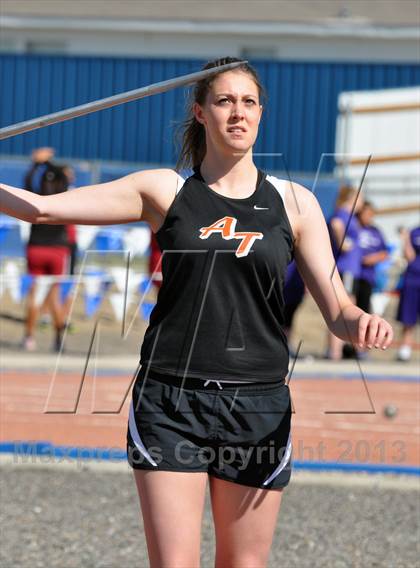 Thumbnail 3 in 55th Bloomfield Invitational photogallery.