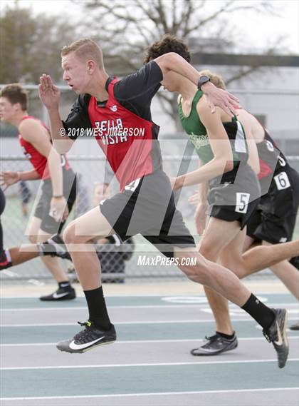 Thumbnail 2 in Capital Valley Conference 1A Meet photogallery.