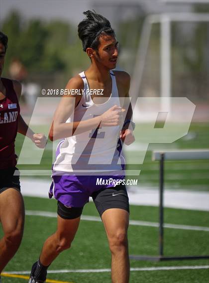 Thumbnail 2 in Golden League CIF Finals (3200 Meter Run) photogallery.