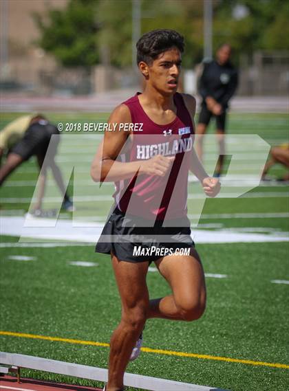 Thumbnail 2 in Golden League CIF Finals (3200 Meter Run) photogallery.