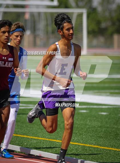 Thumbnail 2 in Golden League CIF Finals (3200 Meter Run) photogallery.