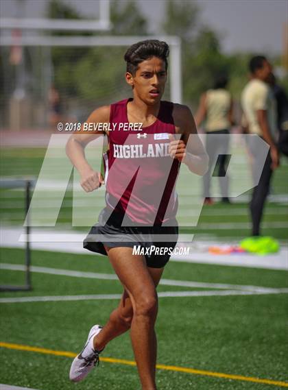 Thumbnail 2 in Golden League CIF Finals (3200 Meter Run) photogallery.