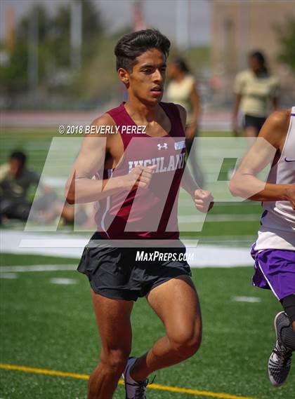 Thumbnail 2 in Golden League CIF Finals (3200 Meter Run) photogallery.