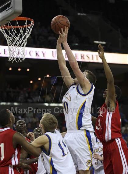 Thumbnail 1 in Newport Central Catholic vs Holmes (Ninth region semifinals) photogallery.