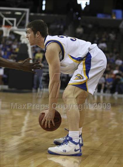 Thumbnail 1 in Newport Central Catholic vs Holmes (Ninth region semifinals) photogallery.